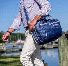 /cdn/shop/files/offsite-ocean-work-to-water-bag-travel-lifestyle-1768937574_220.jpg