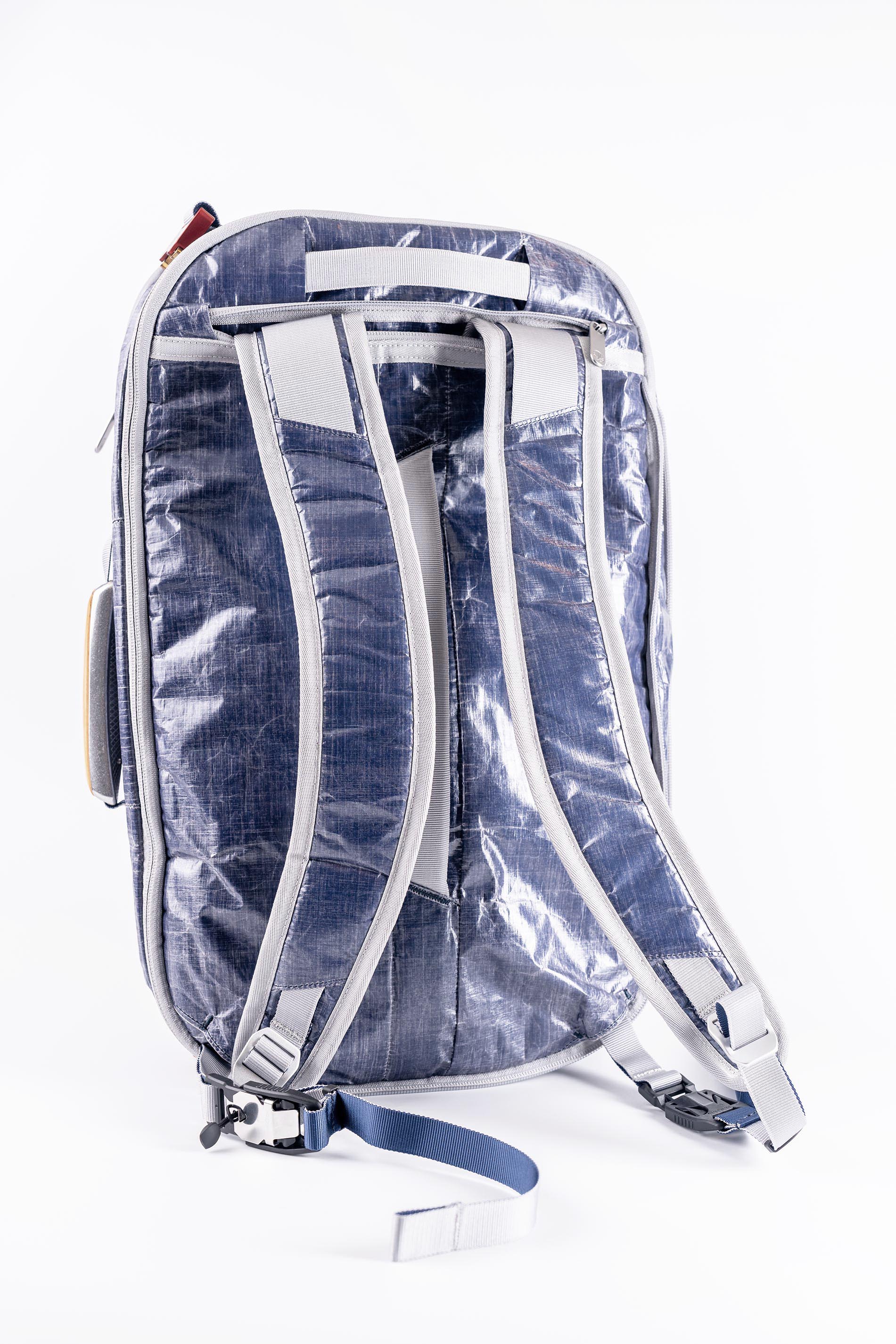 /cdn/shop/files/offsite-whitecap-work-to-water-bag-backpack-carry-1768937153_1901.jpg